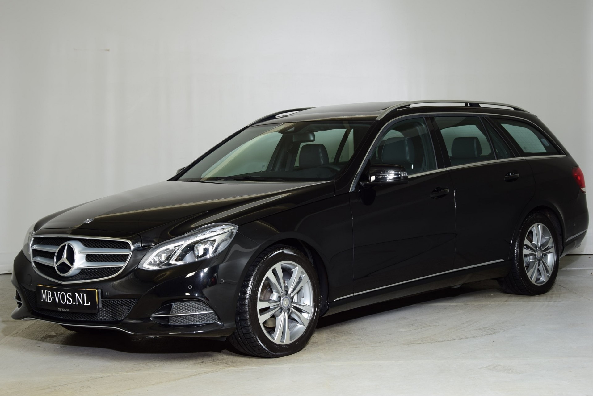 Mercedes-Benz E-Klasse 200 T Avantgarde Navi/ILS/Schuifdak Aut7 Foto 1