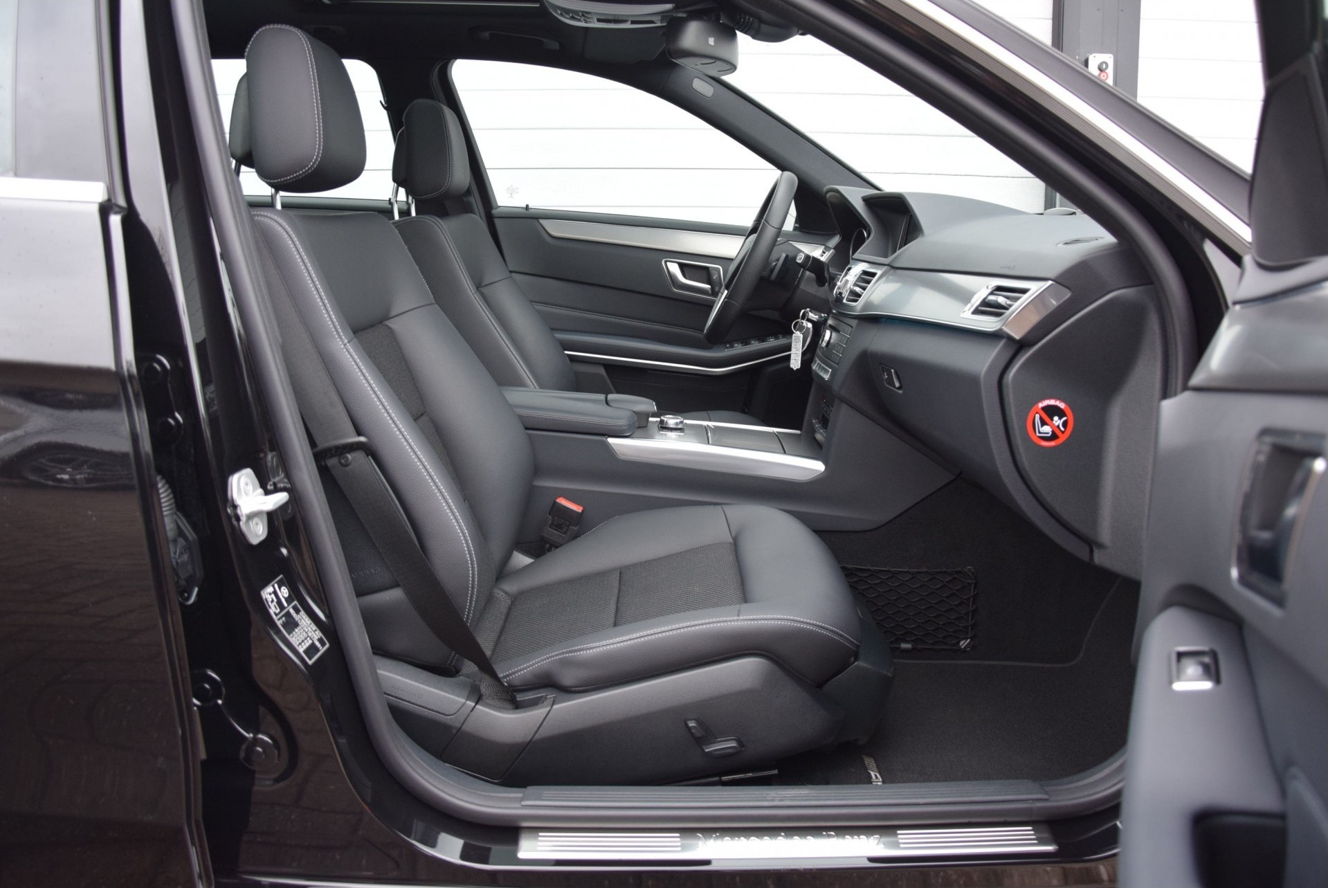 Mercedes-Benz E-Klasse 200 T Avantgarde Navi/ILS/Schuifdak Aut7 Foto 3