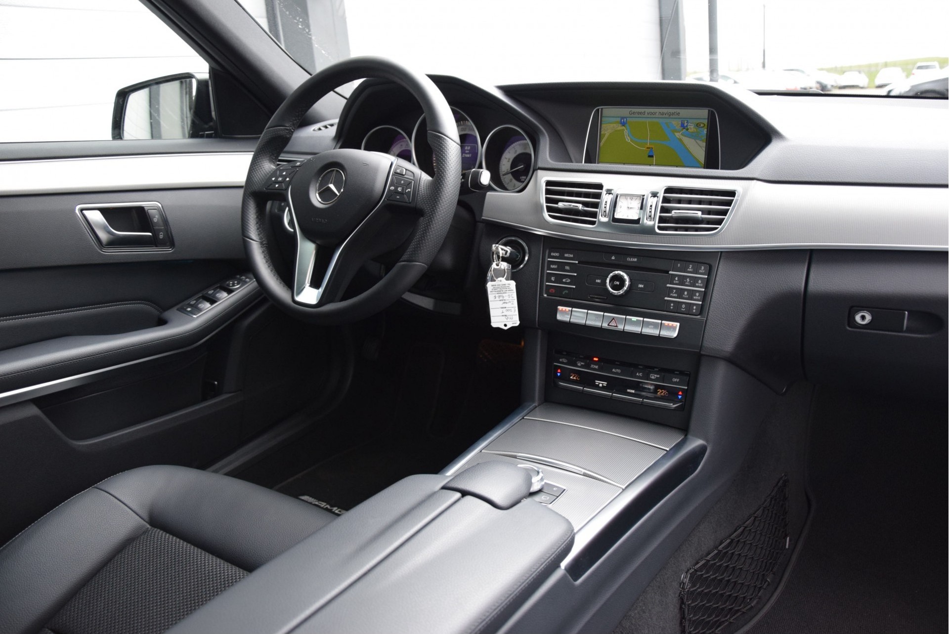 Mercedes-Benz E-Klasse 200 T Avantgarde Navi/ILS/Schuifdak Aut7 Foto 4