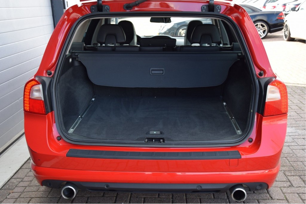 Volvo V70 2.4 D5 R-DESIGN BLIS/Nav/Keyless/ACC Aut6 Foto 10