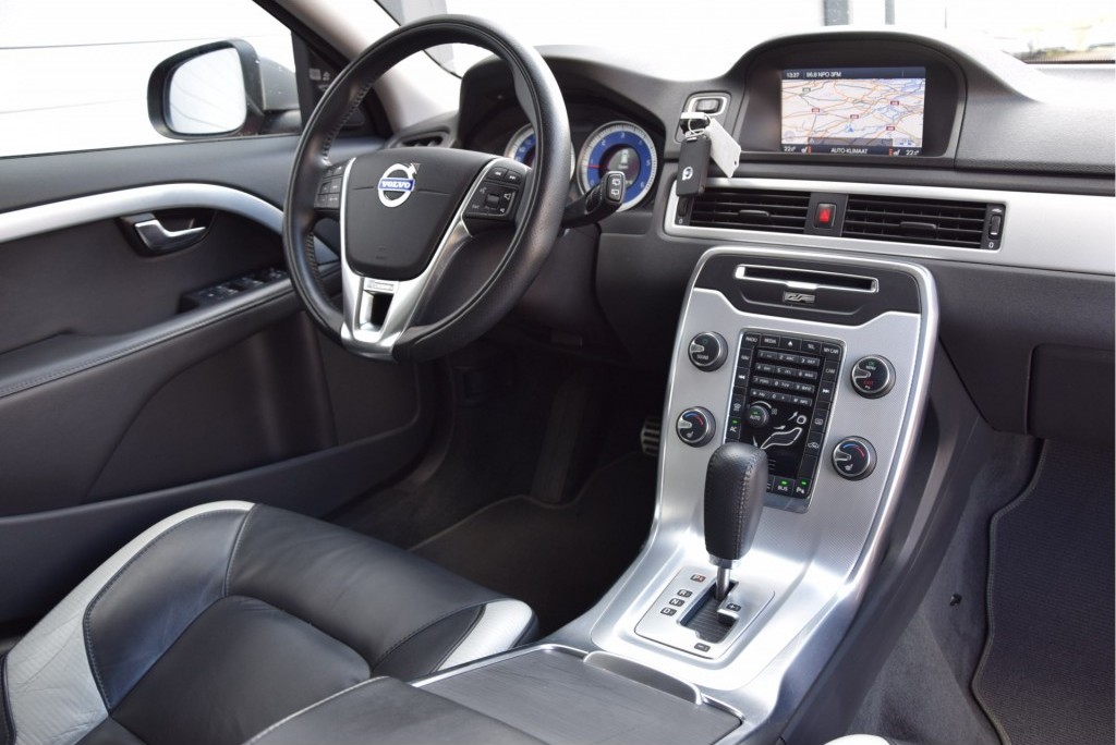 Volvo V70 2.4 D5 R-DESIGN BLIS/Nav/Keyless/ACC Aut6 Foto 5