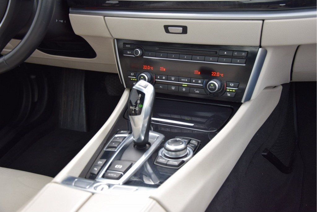 BMW 5 Serie Gran Turismo 530XD HIGH EXECUTIVE Panorama/Camera Aut8 Foto 11