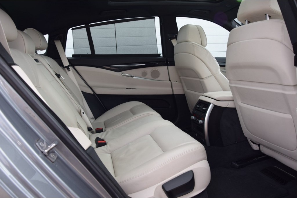 BMW 5 Serie Gran Turismo 530XD HIGH EXECUTIVE Panorama/Camera Aut8 Foto 4