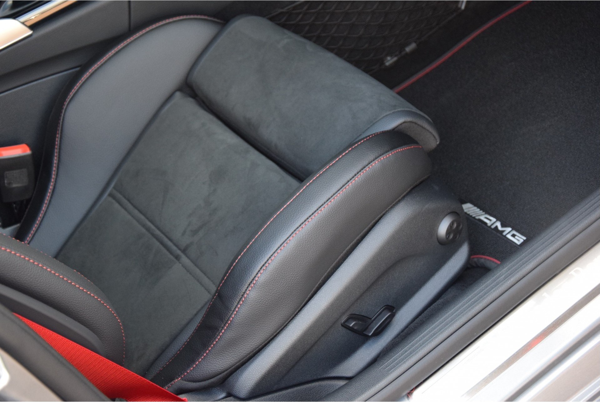 Mercedes-Benz C-Klasse 43 AMG 4-M Performance/Panorama/Keyless/Distronic/HUD/Burmeister Aut7 Foto 12