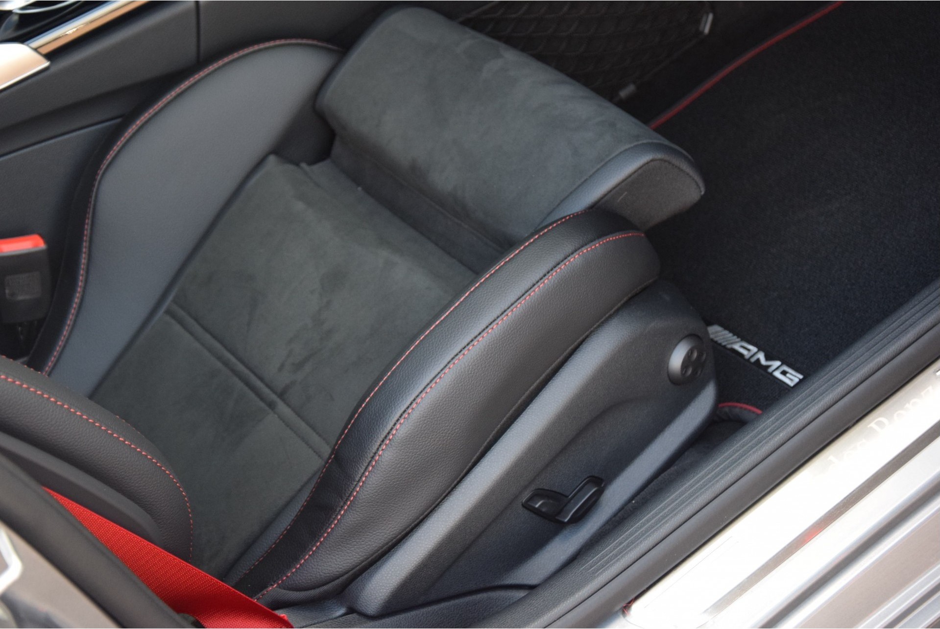 Mercedes-Benz C-Klasse 43 AMG 4-M Performance/Panorama/Keyless/Distronic/HUD/Burmeister Aut7 Foto 13