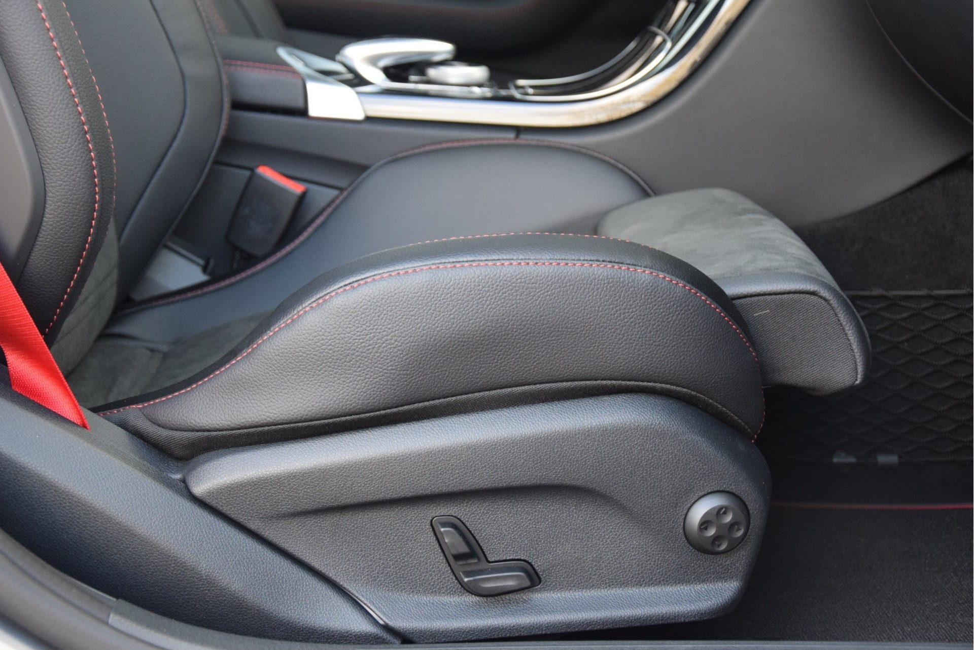 Mercedes-Benz C-Klasse 43 AMG 4-M Performance/Panorama/Keyless/Distronic/HUD/Burmeister Aut7 Foto 14