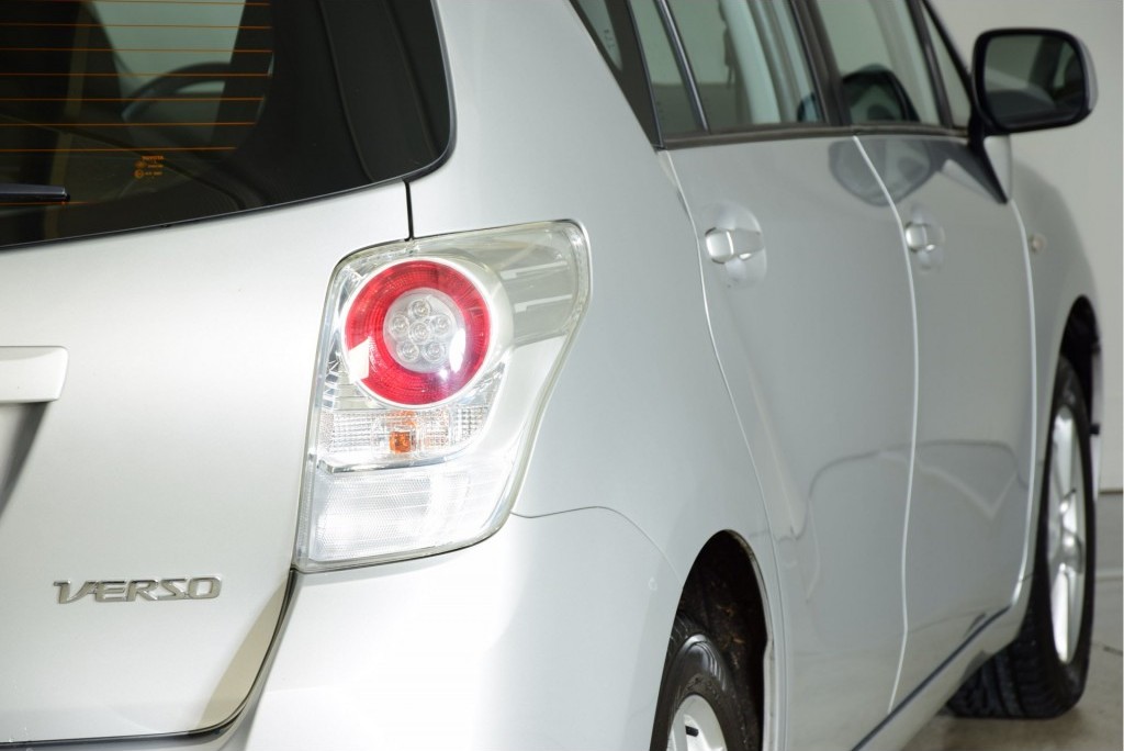 Toyota Verso 1.8 VVT-I Business Panorama/Navi/Trekhaak Aut Foto 17