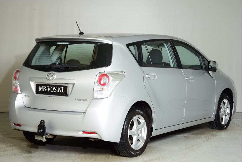 Toyota Verso 1.8 VVT-I Business Panorama/Navi/Trekhaak Aut Foto 2