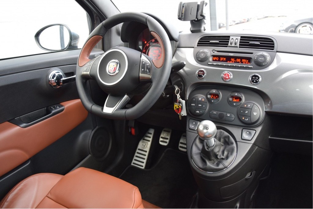 Fiat 500 1.4-16V ABARTH 595 Turismo 160PK Nav/Leer/B&M Foto 5