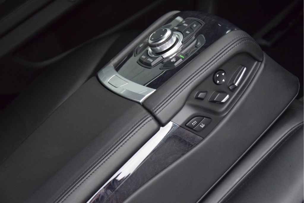 BMW 7 Serie 740I High Executive/Shadow Line/HUD/Schuifdak Aut6 Foto 22