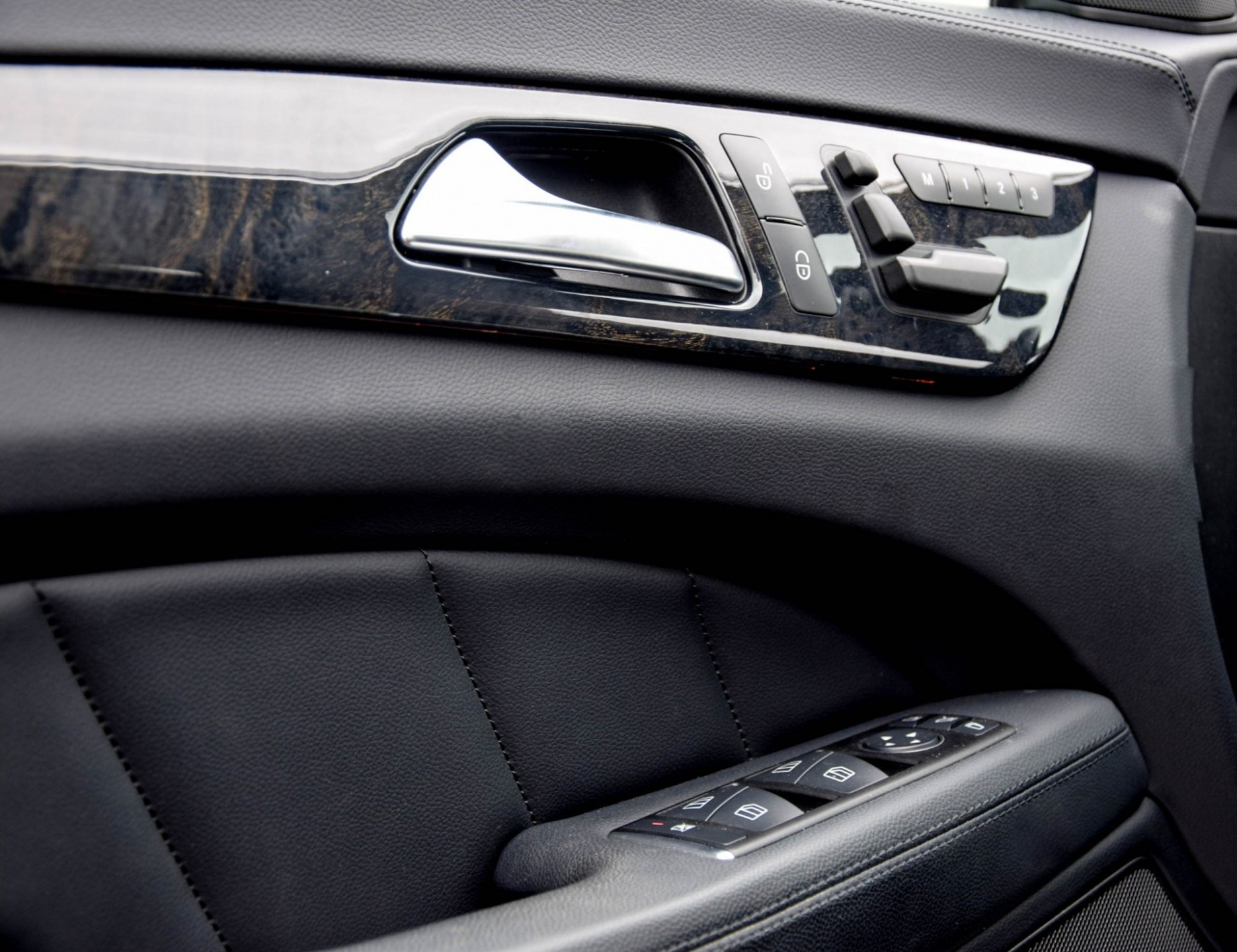 Mercedes-Benz CLS-Klasse 350 Cdi 4-Matic Com/Luchtvering/ILS Aut7 Foto 8