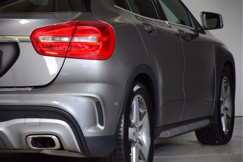 Mercedes-Benz GLA-Klasse 200 AMG Bi-Xenon/Camera/Nav Aut7 Foto 19