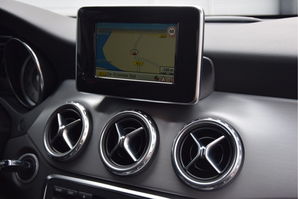 Mercedes-Benz GLA-Klasse 200 AMG Bi-Xenon/Camera/Nav Aut7 Foto 7