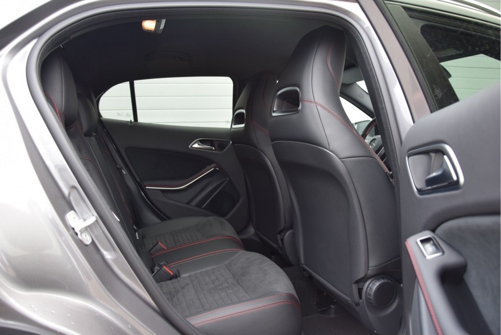 Mercedes-Benz GLA-Klasse 200 AMG Bi-Xenon/Camera/Nav Aut7 Foto 9