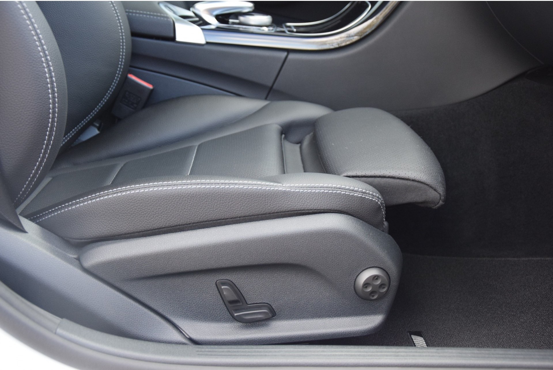 Mercedes-Benz C-Klasse 250d T AMG/Luchtvering/Keyless/Panorama/Com/LED Aut7 Foto 14