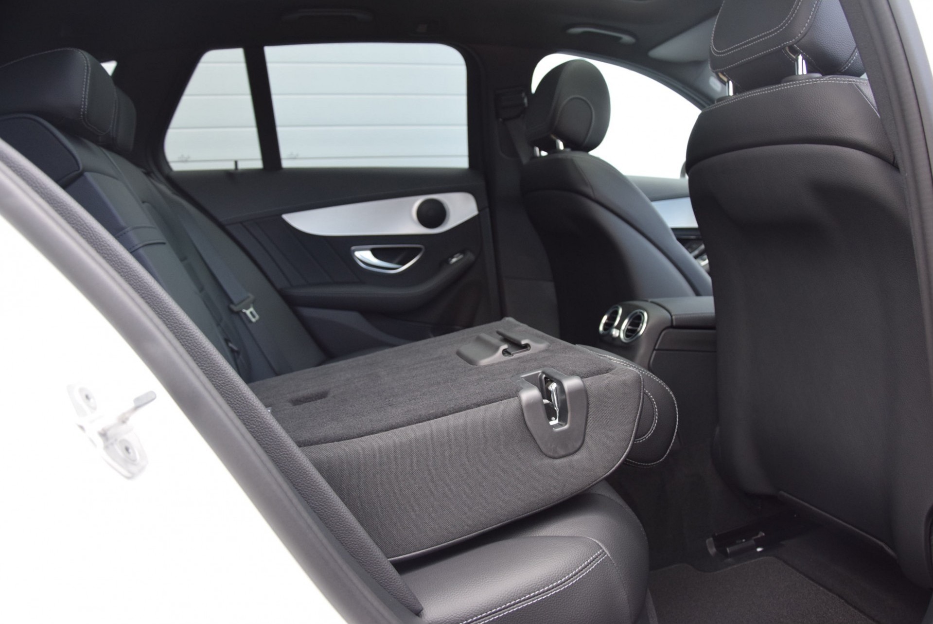 Mercedes-Benz C-Klasse 250d T AMG/Luchtvering/Keyless/Panorama/Com/LED Aut7 Foto 17