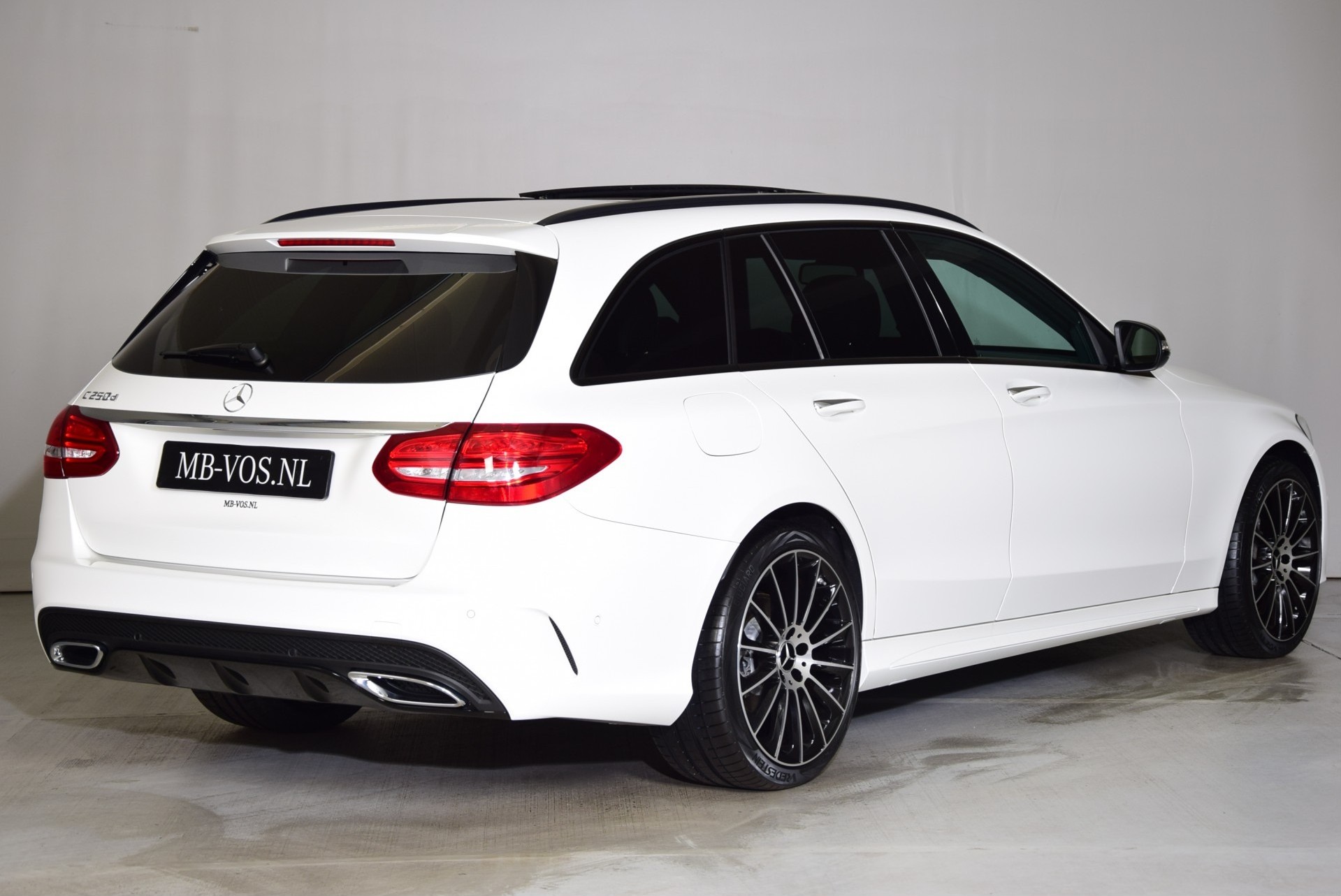 Mercedes-Benz C-Klasse 250d T AMG/Luchtvering/Keyless/Panorama/Com/LED Aut7 Foto 2