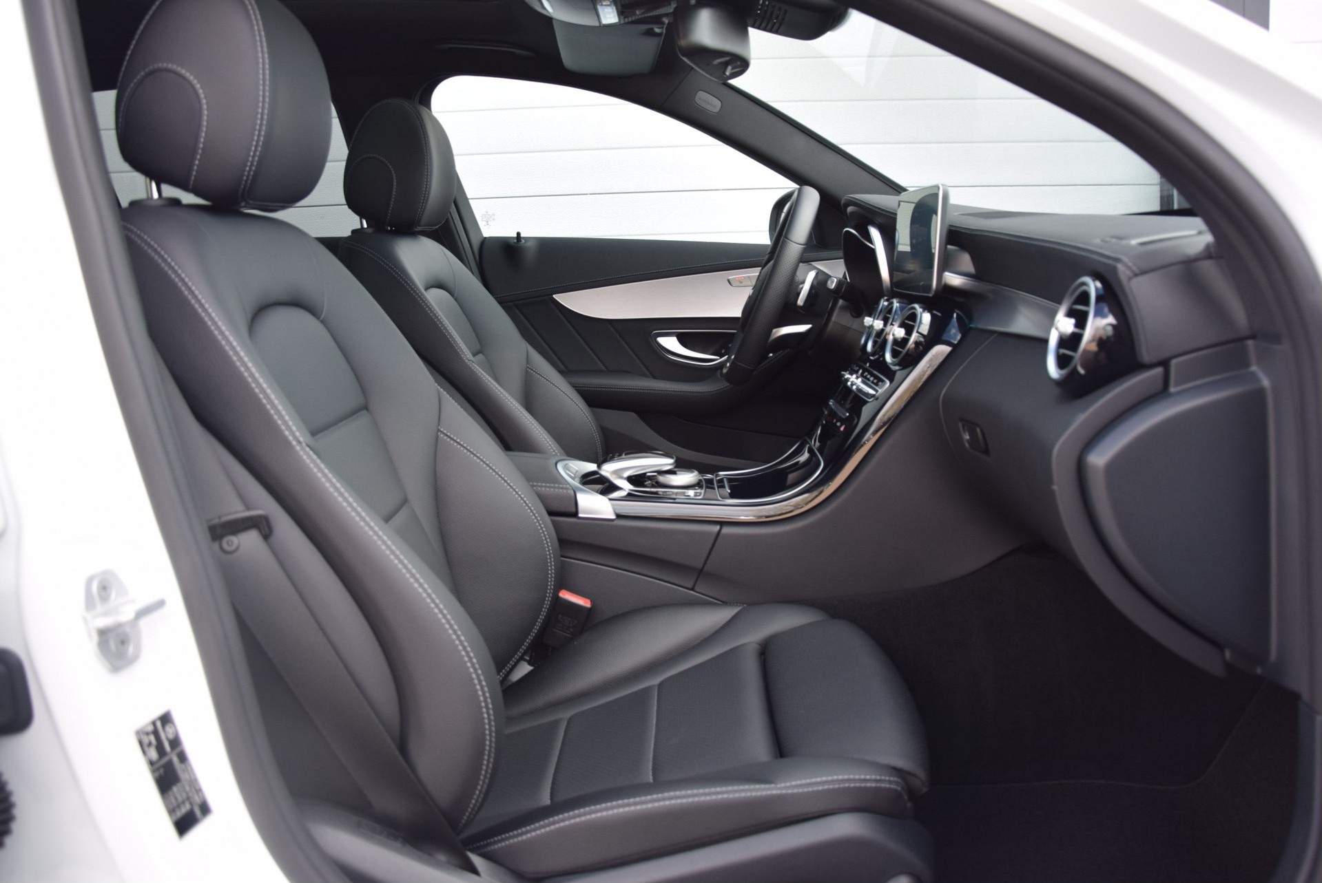 Mercedes-Benz C-Klasse 250d T AMG/Luchtvering/Keyless/Panorama/Com/LED Aut7 Foto 3