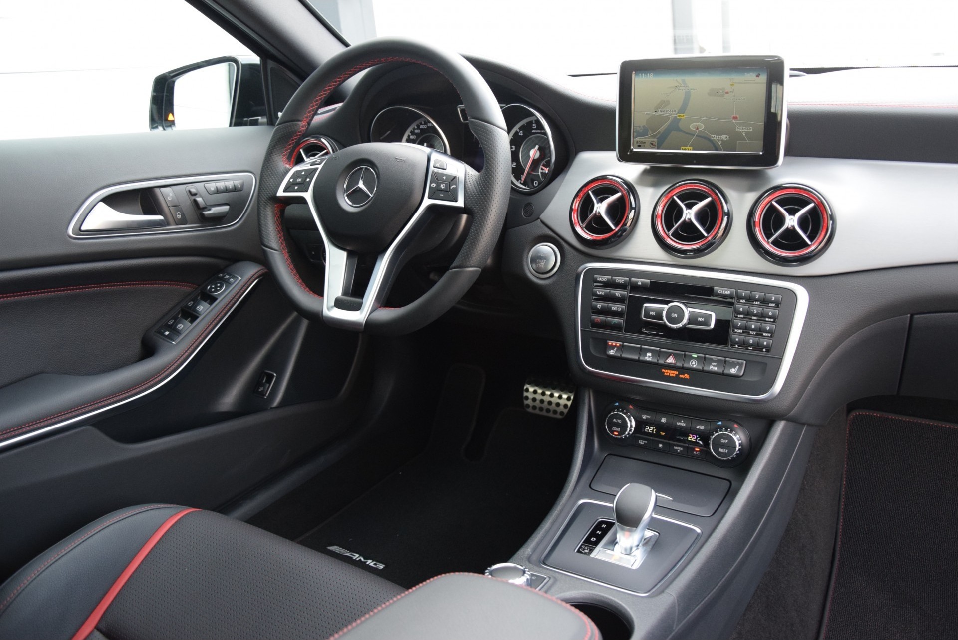 Mercedes-Benz GLA-Klasse 45 AMG 4-M Performance/Pano/Distronic/Keyless/Sound/Mem Aut7 Foto 13