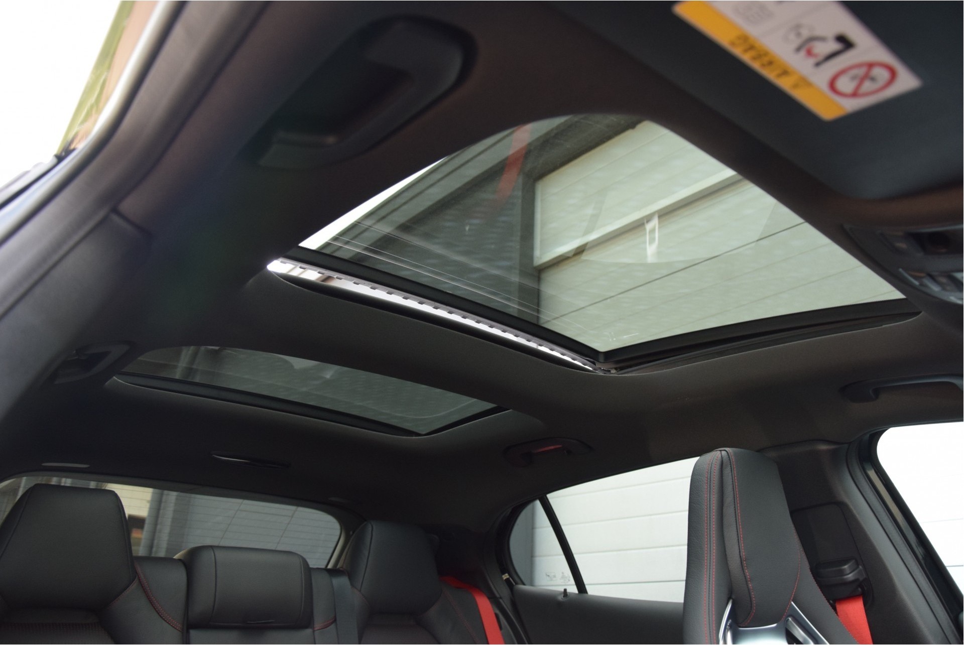 Mercedes-Benz GLA-Klasse 45 AMG 4-M Performance/Pano/Distronic/Keyless/Sound/Mem Aut7 Foto 14