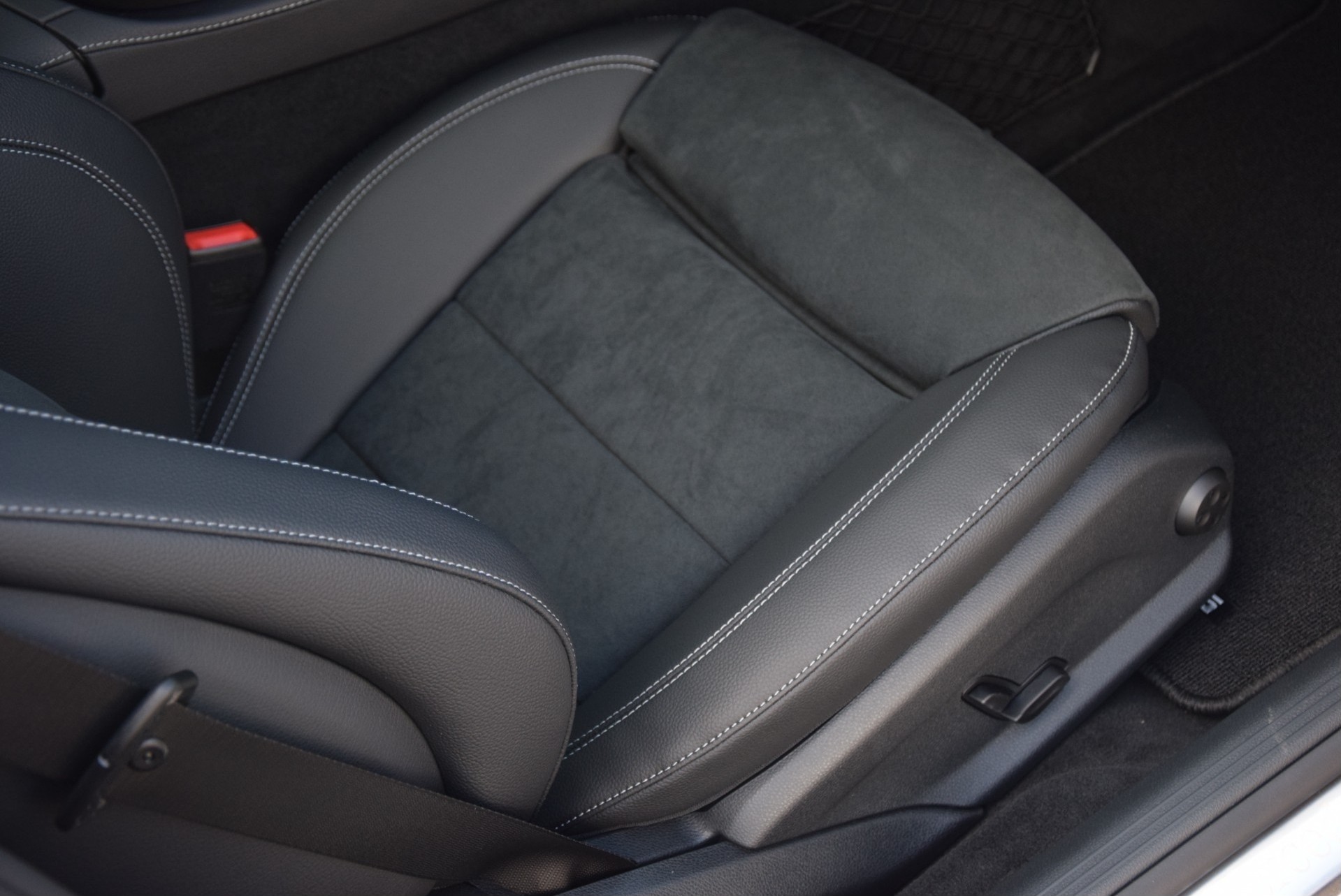 Mercedes-Benz E-Klasse 220d AMG Nightpakket/Burmester/Panorama/ILS/20" Aut9 Foto 20