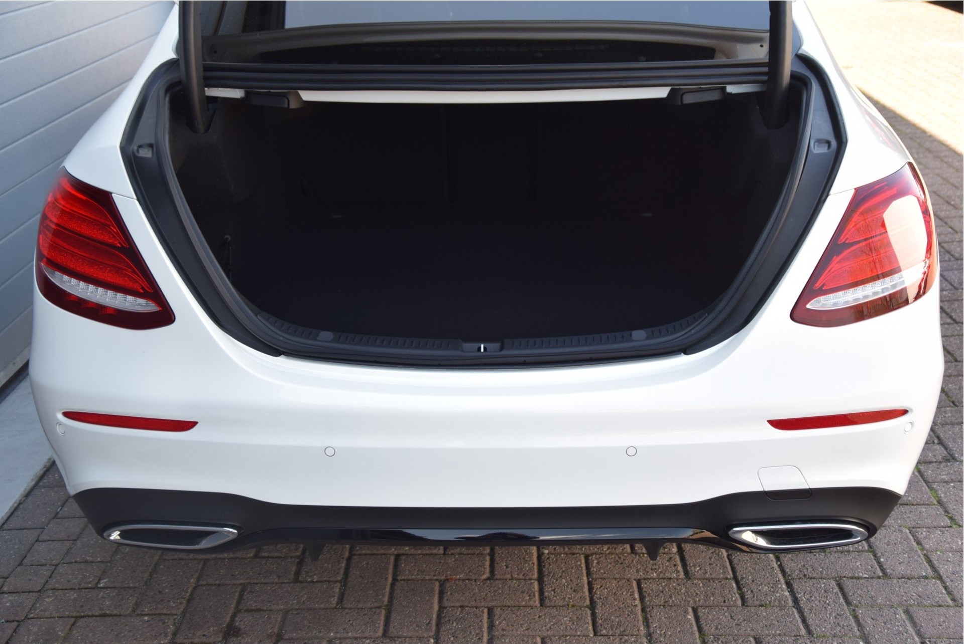 Mercedes-Benz E-Klasse 220d AMG Nightpakket/Burmester/Panorama/ILS/20" Aut9 Foto 31