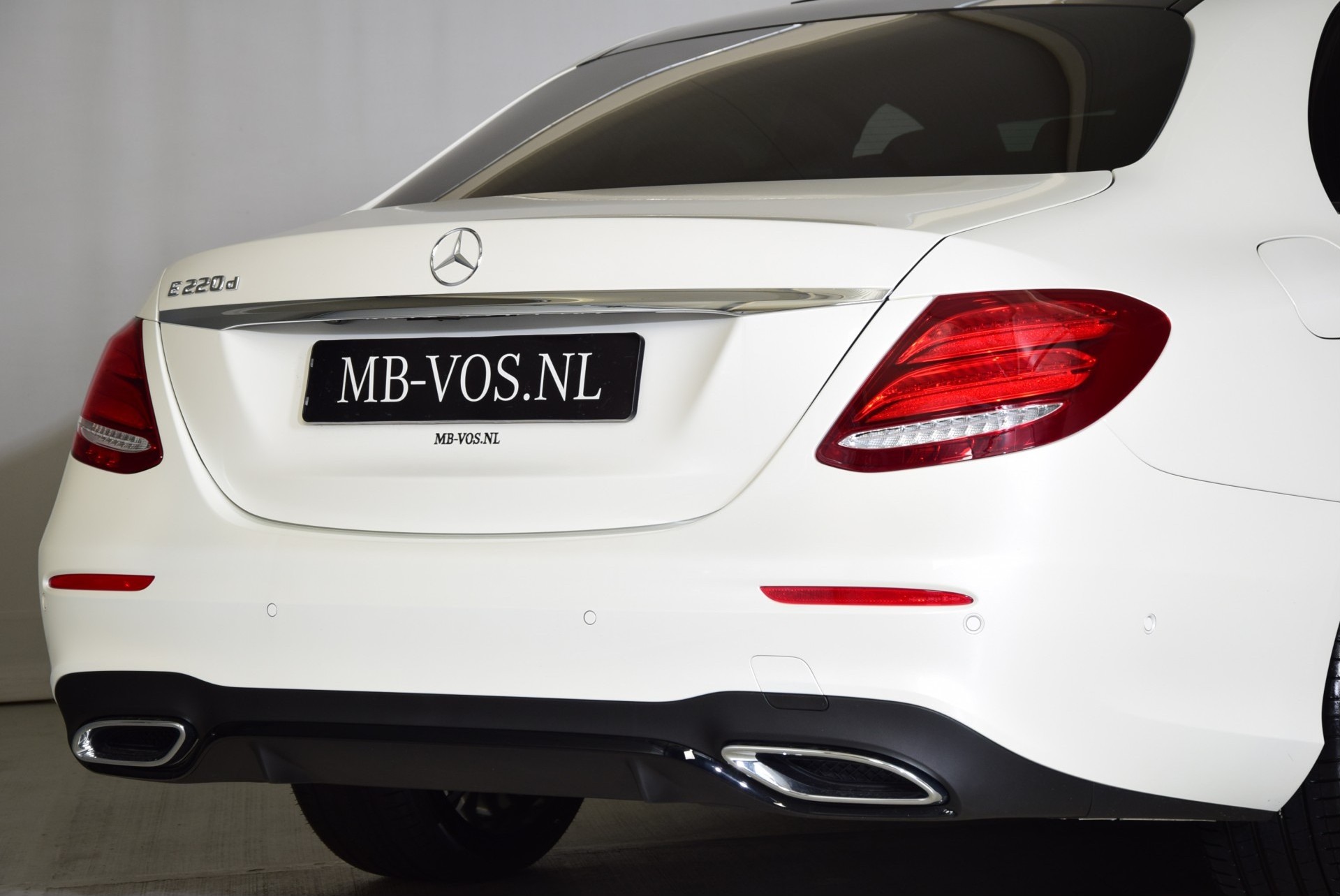 Mercedes-Benz E-Klasse 220d AMG Nightpakket/Burmester/Panorama/ILS/20" Aut9 Foto 37