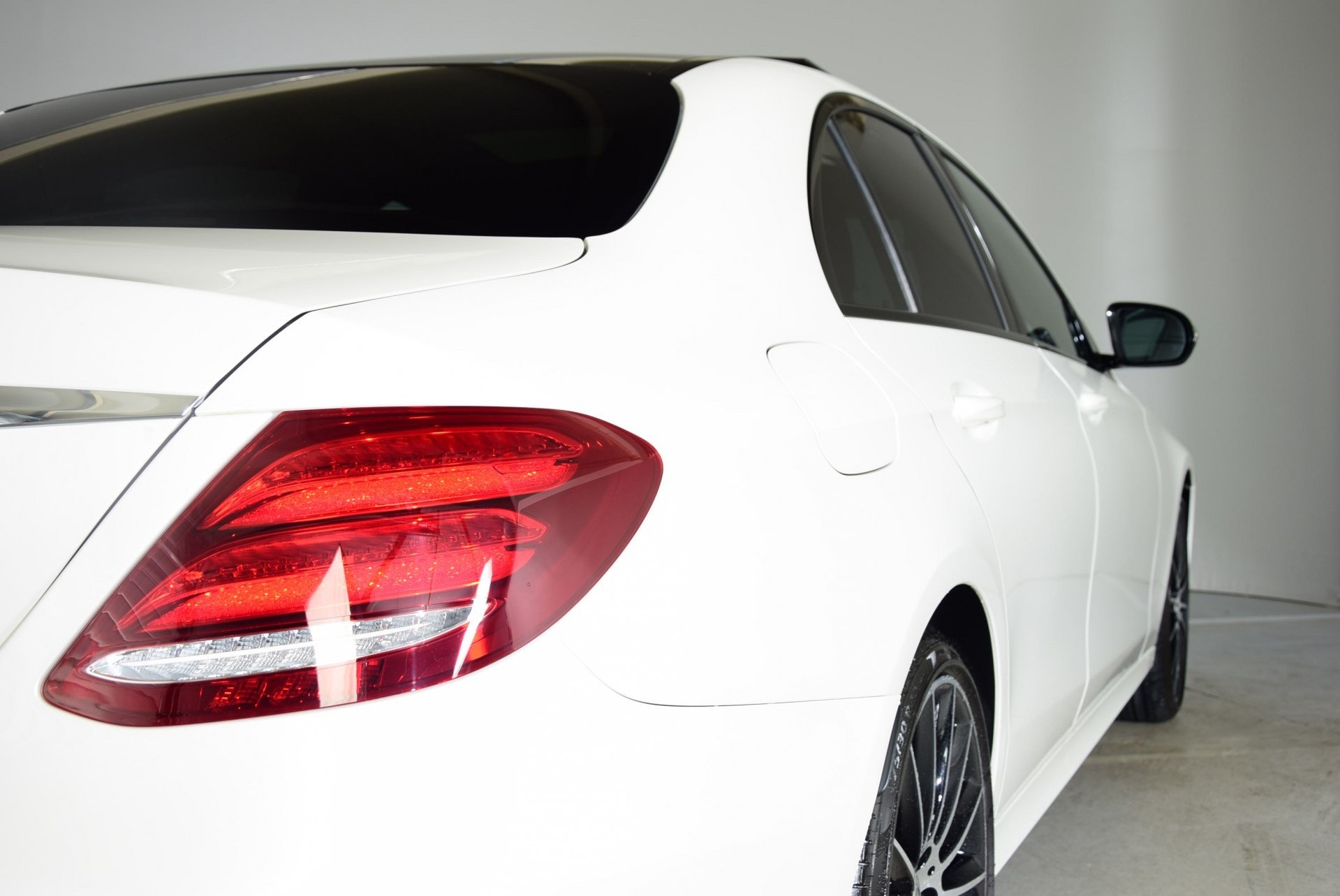 Mercedes-Benz E-Klasse 220d AMG Nightpakket/Burmester/Panorama/ILS/20" Aut9 Foto 39