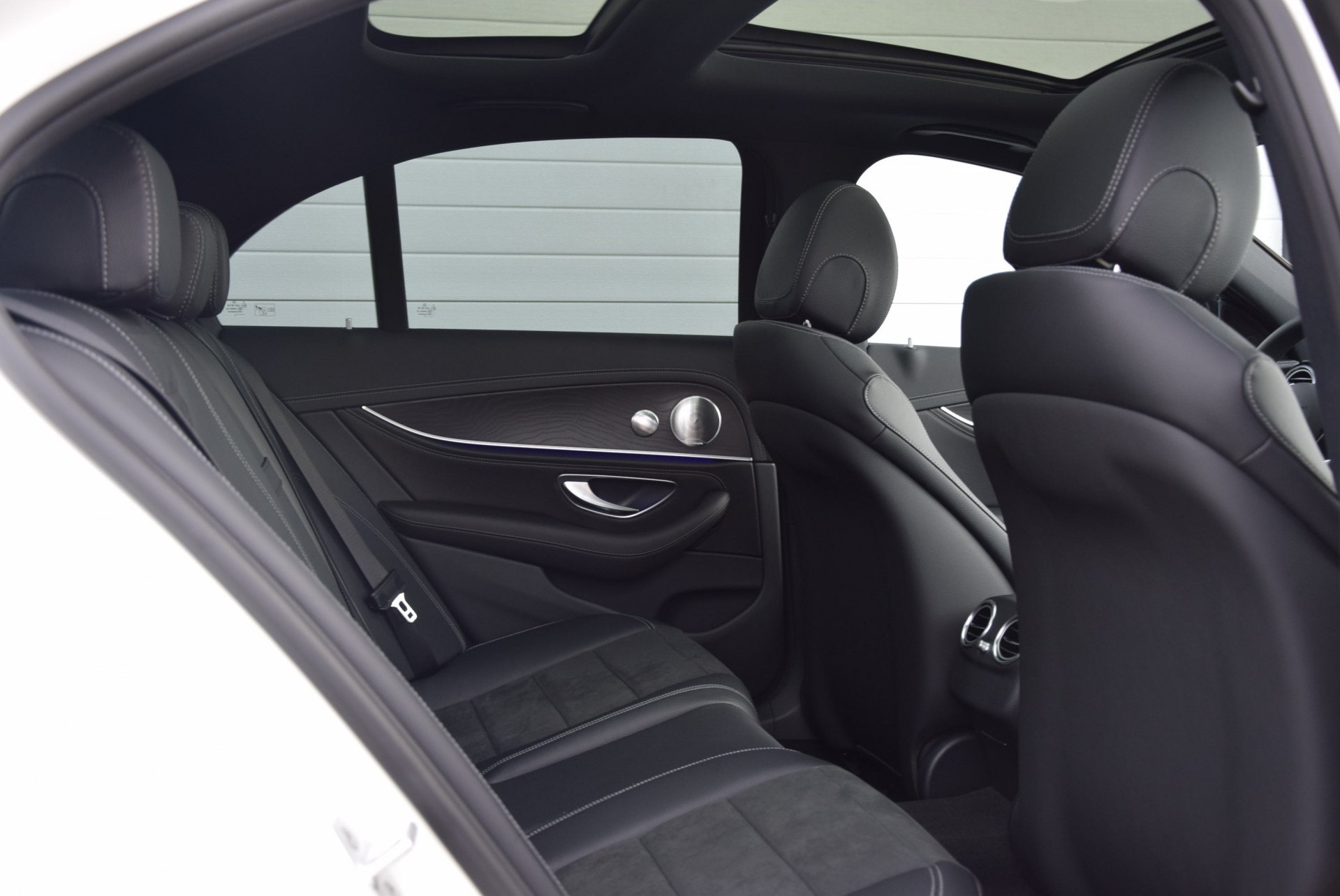 Mercedes-Benz E-Klasse 220d AMG Nightpakket/Burmester/Panorama/ILS/20" Aut9 Foto 4