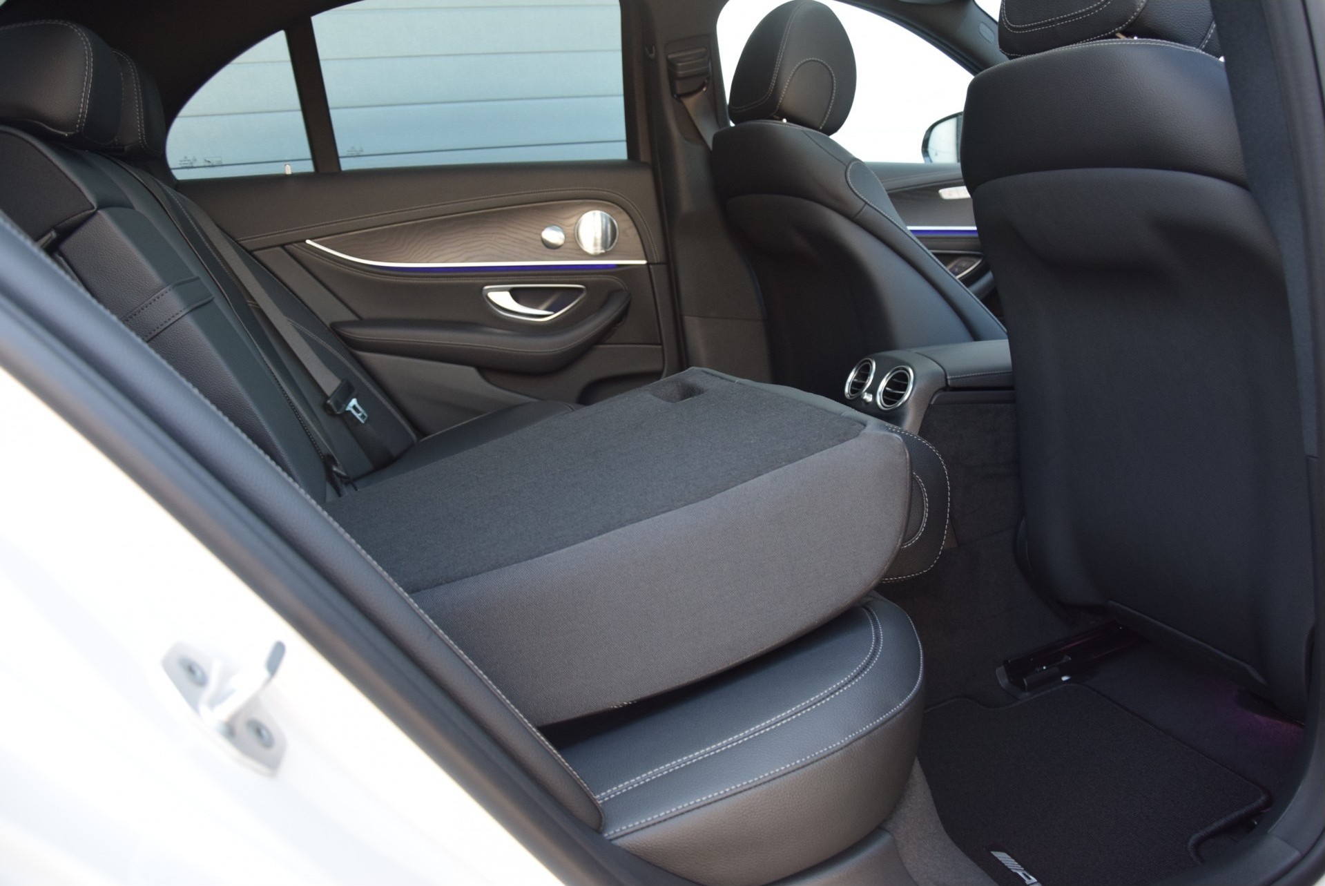 Mercedes-Benz E-Klasse 220d AMG Nightpakket/Burmester/Panorama/ILS/20" Aut9 Foto 5