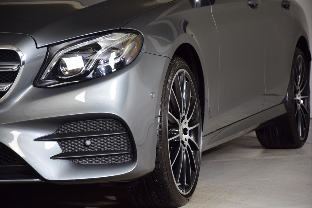 Mercedes-Benz E-Klasse 220d AMG Panorama/Burmeister/ILS/20" Aut9 Foto 18