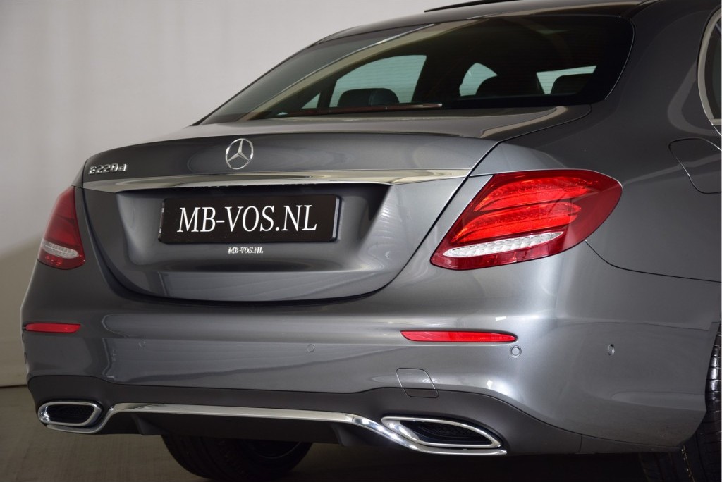 Mercedes-Benz E-Klasse 220d AMG Panorama/Burmeister/ILS/20" Aut9 Foto 21