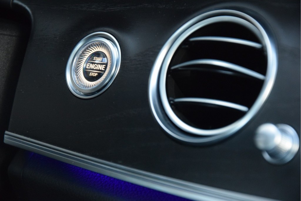 Mercedes-Benz E-Klasse 220d AMG Panorama/Burmeister/ILS/20" Aut9 Foto 29