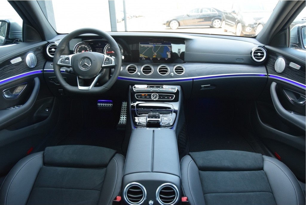 Mercedes-Benz E-Klasse 220d AMG Panorama/Burmeister/ILS/20" Aut9 Foto 31