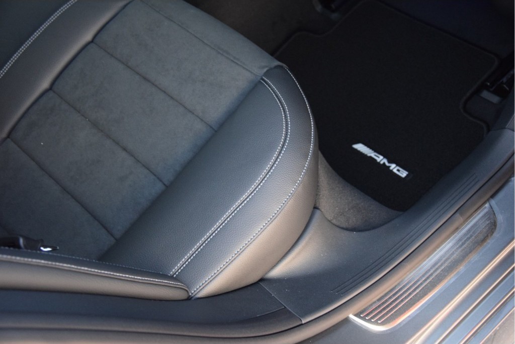 Mercedes-Benz E-Klasse 220d AMG Panorama/Burmeister/ILS/20" Aut9 Foto 33