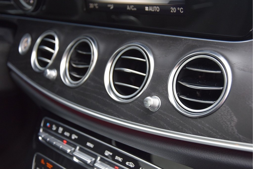 Mercedes-Benz E-Klasse 220d AMG Panorama/Burmeister/ILS/20" Aut9 Foto 5