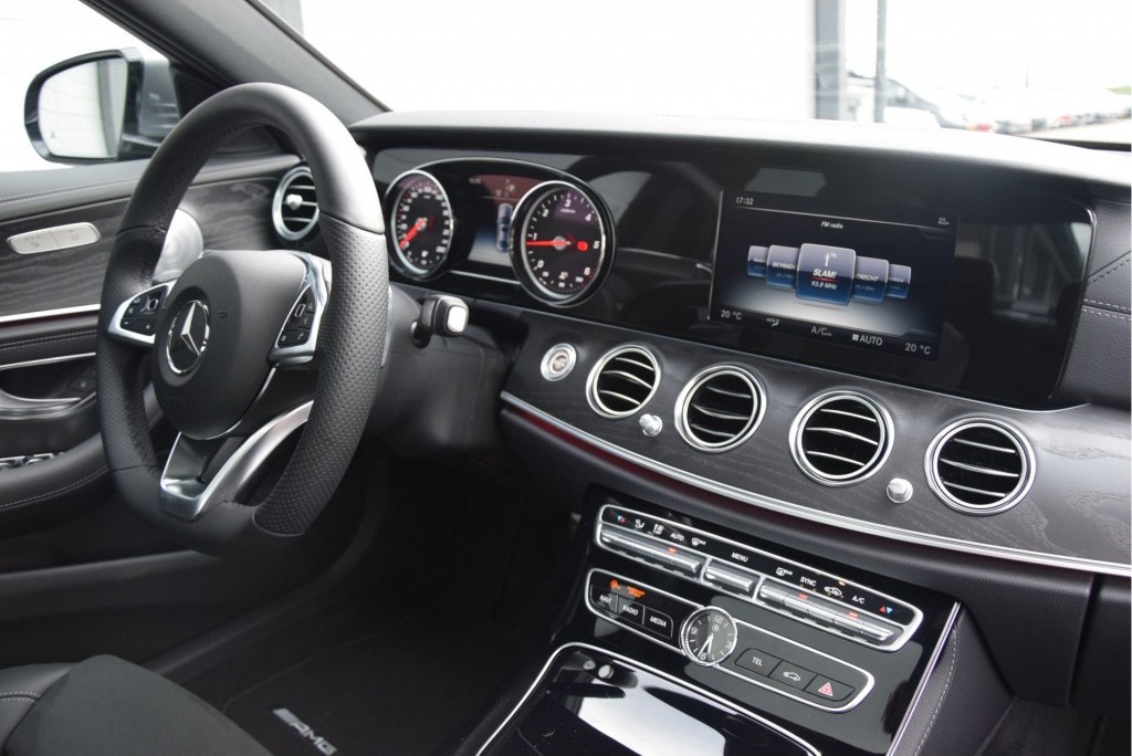 Mercedes-Benz E-Klasse 220d AMG Panorama/Burmeister/ILS/20" Aut9 Foto 8