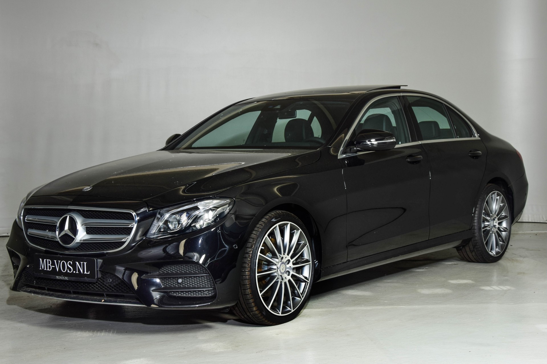 Mercedes-Benz E-Klasse 220d AMG Panorama/Burmester/ILS/20" Aut9 Foto 1