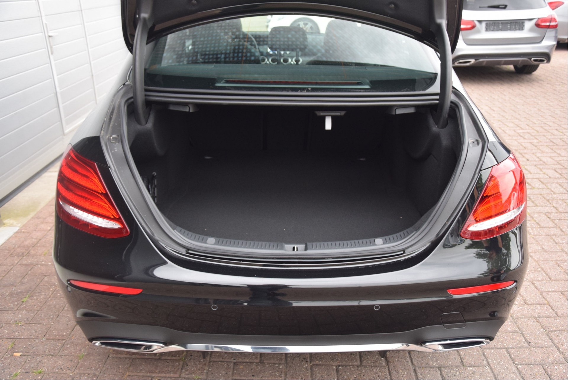 Mercedes-Benz E-Klasse 220d AMG Panorama/Burmester/ILS/20" Aut9 Foto 11