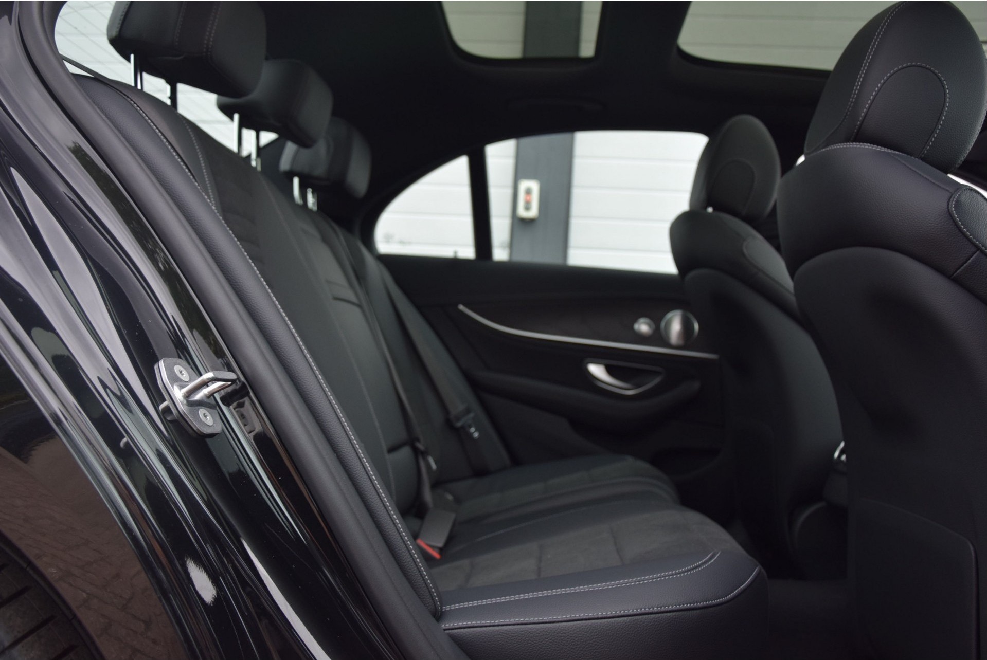 Mercedes-Benz E-Klasse 220d AMG Panorama/Burmester/ILS/20" Aut9 Foto 4