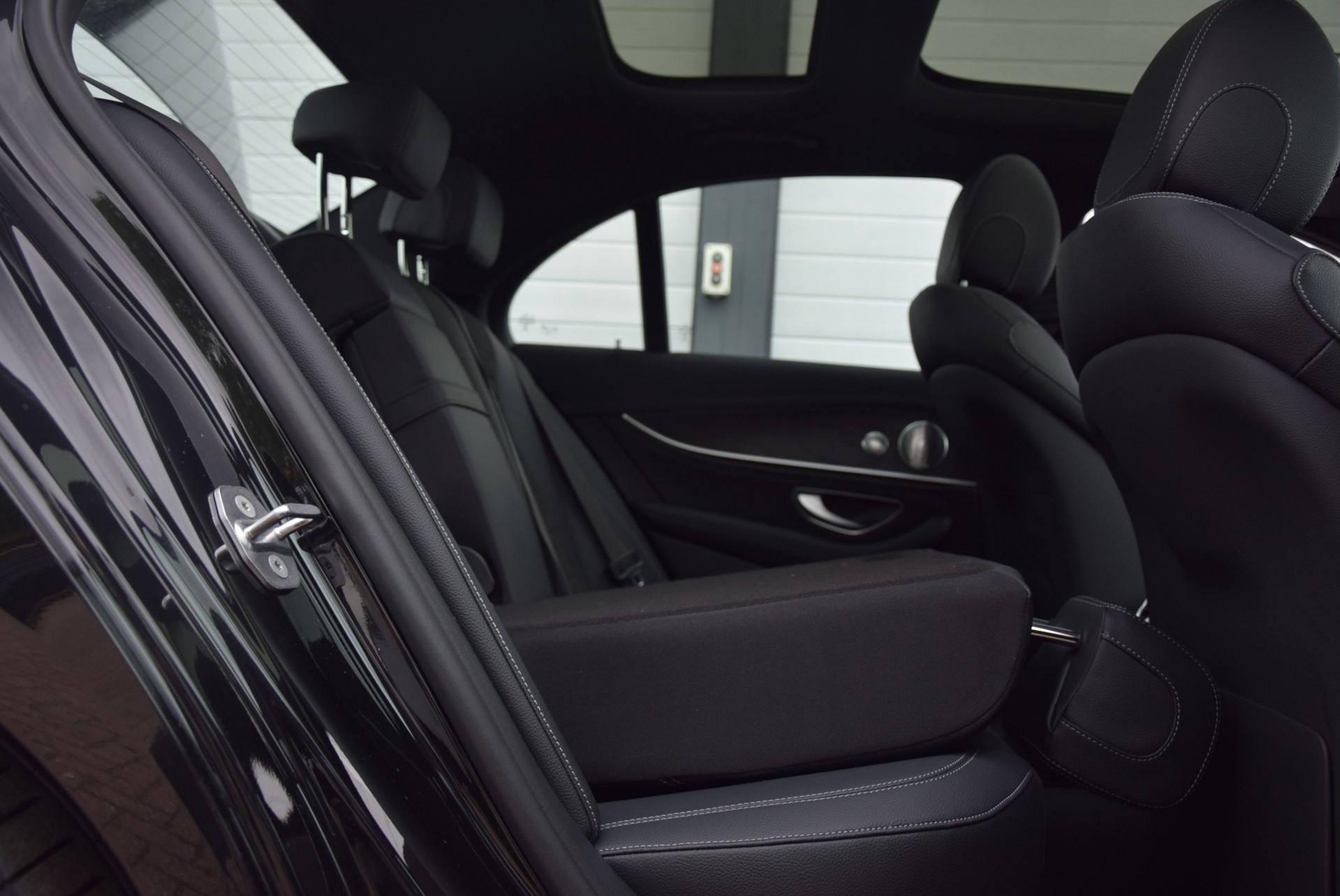 Mercedes-Benz E-Klasse 220d AMG Panorama/Burmester/ILS/20" Aut9 Foto 5