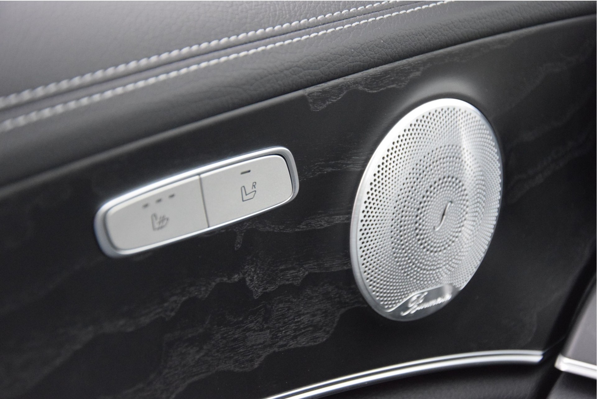 Mercedes-Benz E-Klasse 220d AMG Panorama/Burmester/ILS/20" Aut9 Foto 8