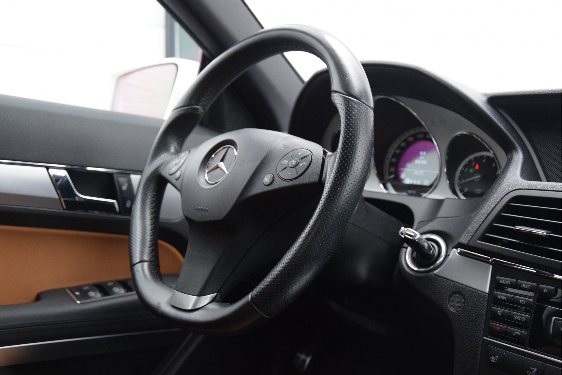 Mercedes-Benz E-Klasse 350 Cabrio AMG Nav/Leer/Airscarf/Multicontour Aut7 Foto 12