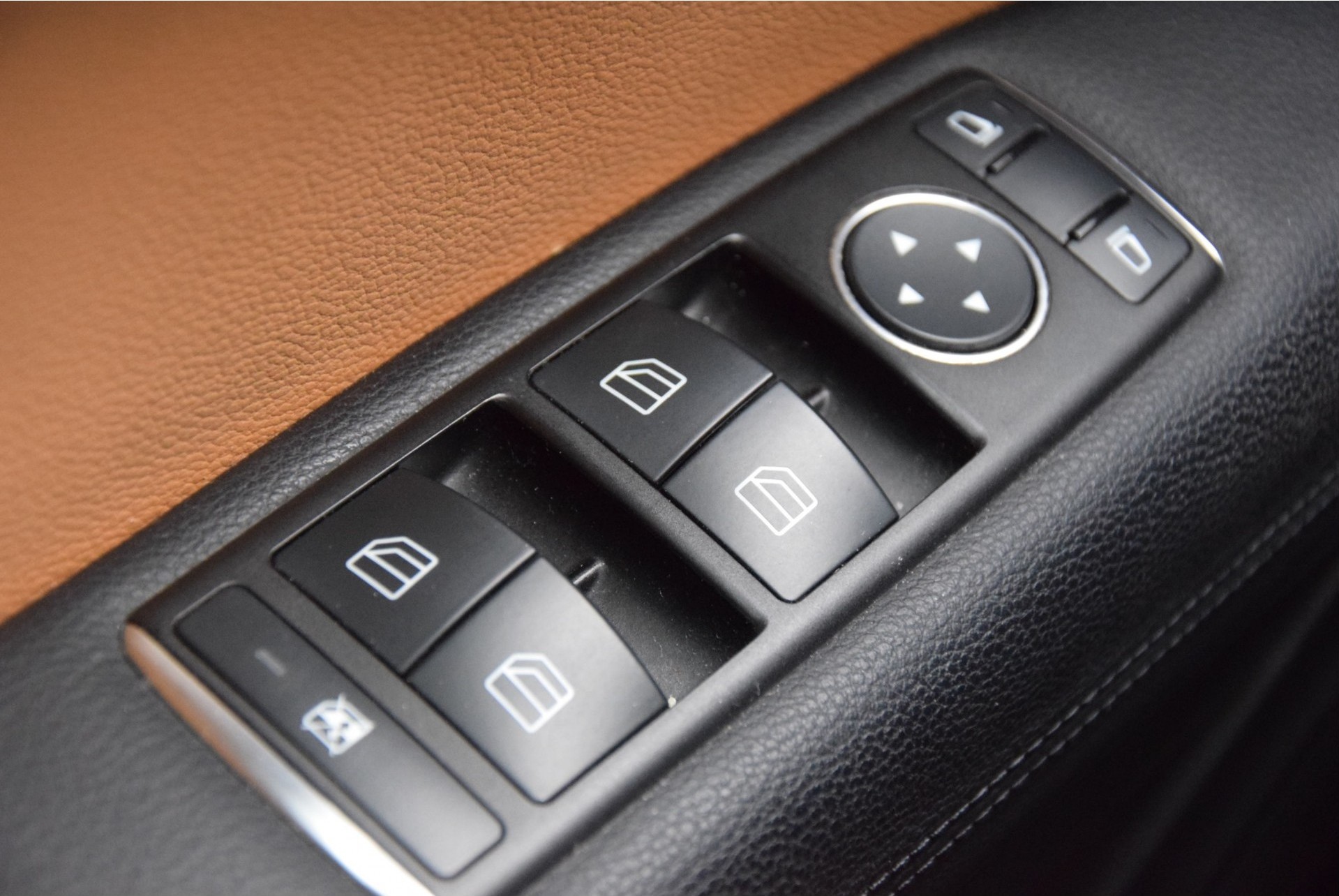 Mercedes-Benz E-Klasse 350 Cabrio AMG Nav/Leer/Airscarf/Multicontour Aut7 Foto 9