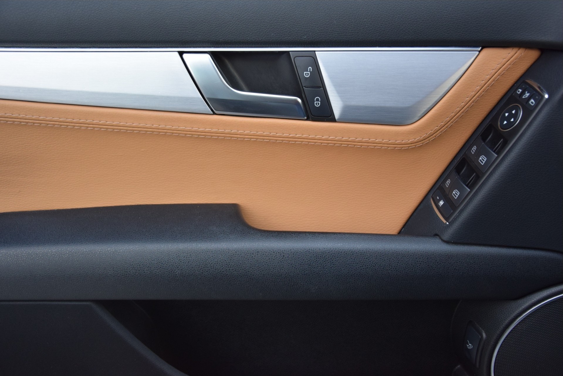 Mercedes-Benz C-Klasse 250 CGI AMG Leer/ILS/Com/19"Lmv Aut7 Foto 10