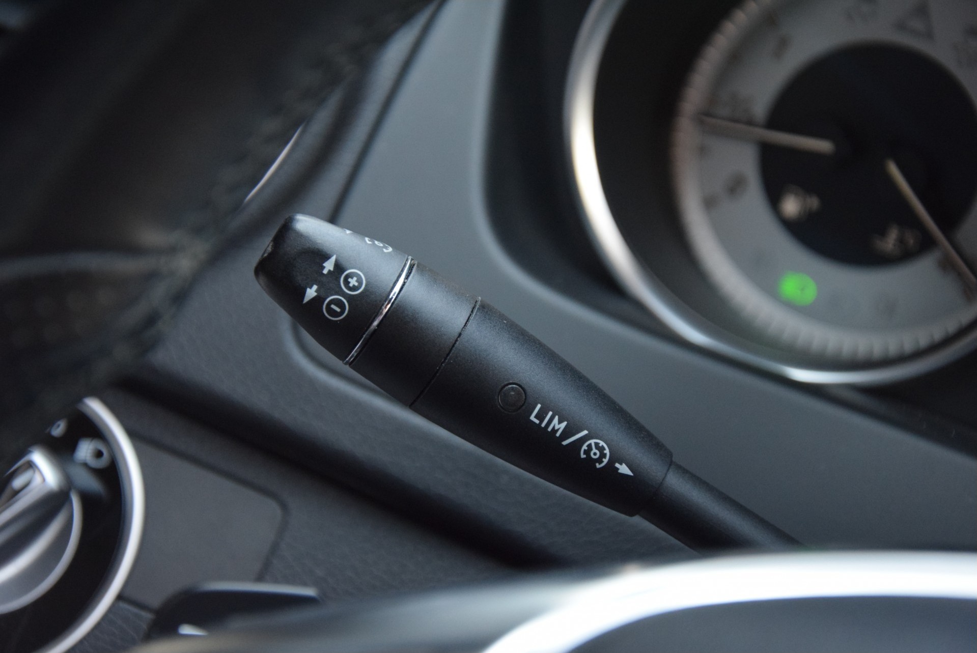 Mercedes-Benz C-Klasse 250 CGI AMG Leer/ILS/Com/19"Lmv Aut7 Foto 8