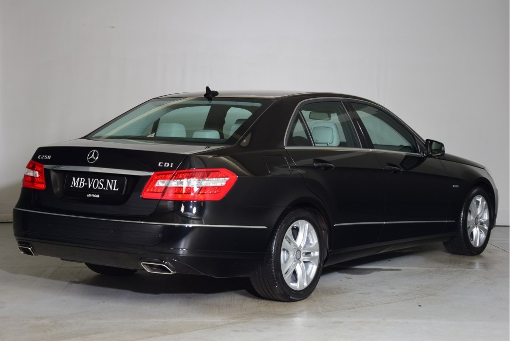 Mercedes-Benz E-Klasse 250 CDI Avantgarde Comand/ILS/Stoelverwarming 1ste eigenaar/dealer onderhouden Foto 2