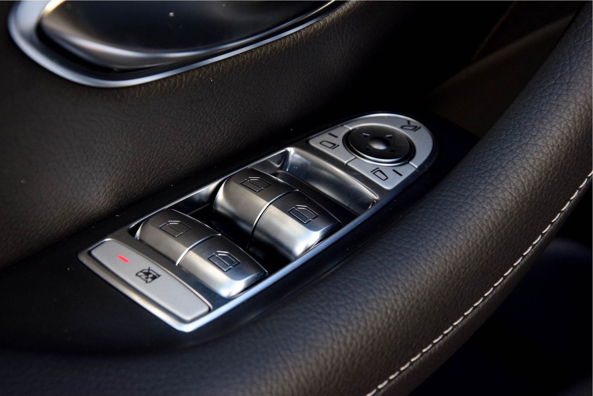 Mercedes-Benz E-Klasse 220d AMG Panorama/Burmester/ILS/20" Aut9 Foto 13