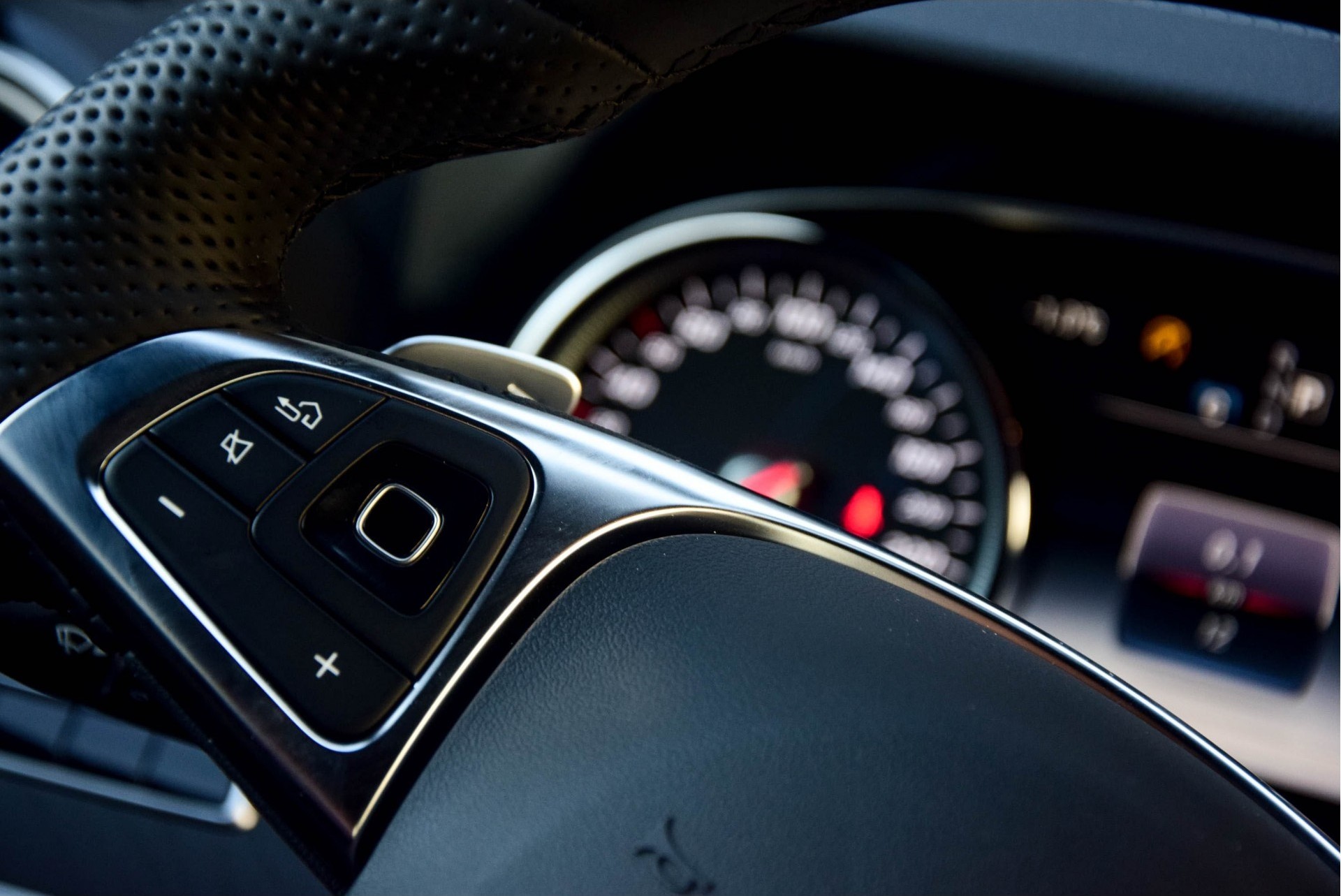 Mercedes-Benz E-Klasse 220d AMG Panorama/Burmester/ILS/20" Aut9 Foto 18