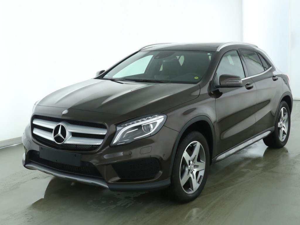 Mercedes-Benz GLA-Klasse 250 AMG Panoramadak/Com/Xenon Aut7 Foto 2